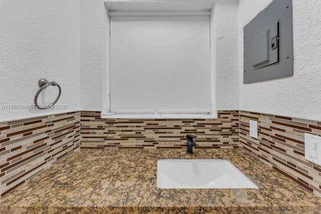 1501 N 58th Ave B, Hollywood, FL 33021