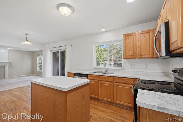 4530 Pond Run, Canton, MI 48188