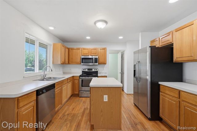 4530 Pond Run, Canton, MI 48188
