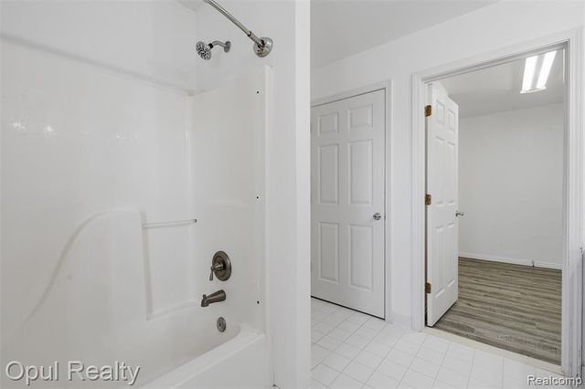 4530 Pond Run, Canton, MI 48188