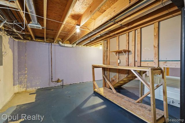 4530 Pond Run, Canton, MI 48188