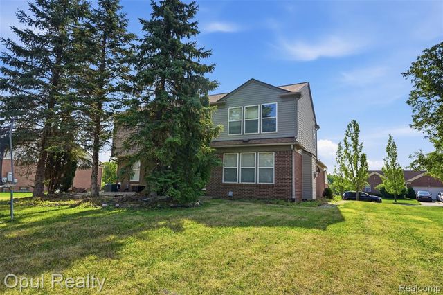 4530 Pond Run, Canton, MI 48188