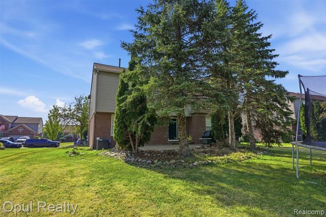 4530 Pond Run, Canton, MI 48188