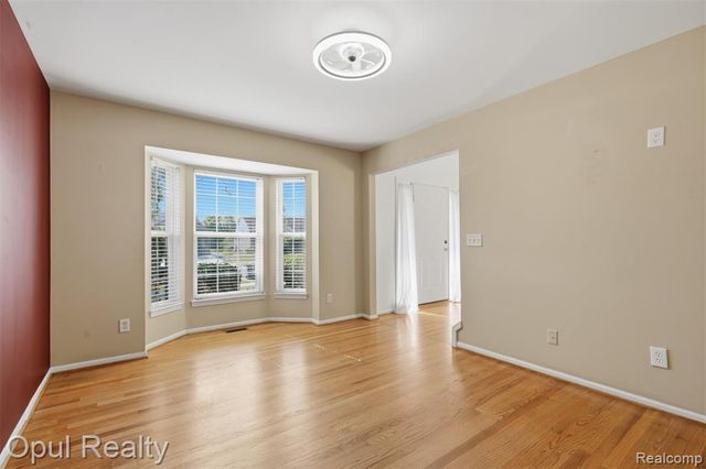 4530 Pond Run, Canton, MI 48188