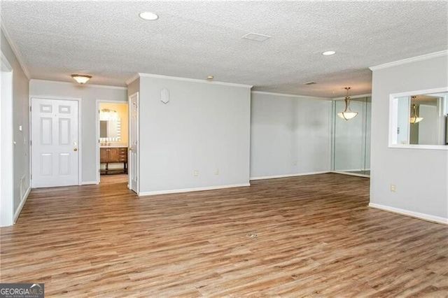 511 Abingdon Way, Sandy Springs, GA 30328