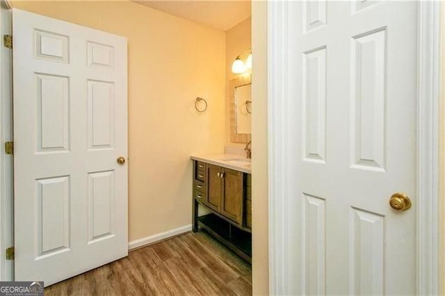 511 Abingdon Way, Sandy Springs, GA 30328