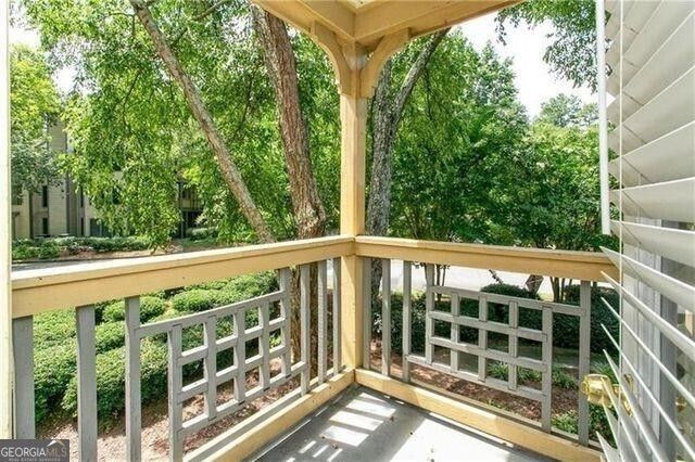 511 Abingdon Way, Sandy Springs, GA 30328