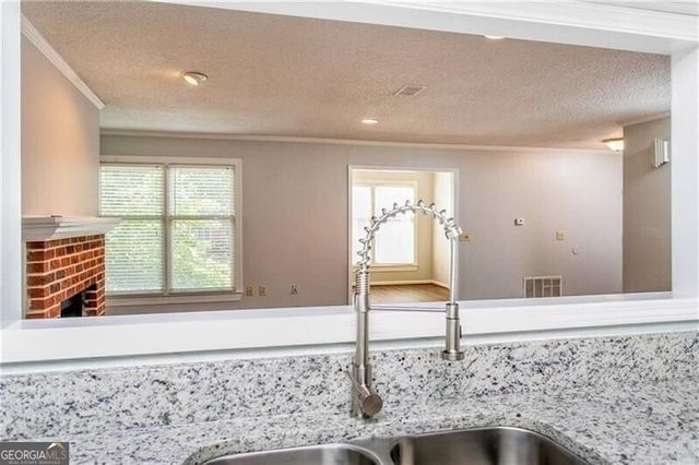 511 Abingdon Way, Sandy Springs, GA 30328