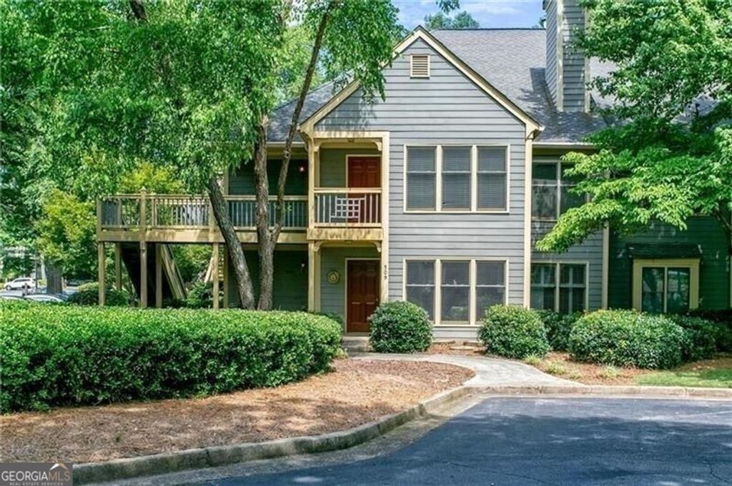 511 Abingdon Way, Sandy Springs, GA 30328