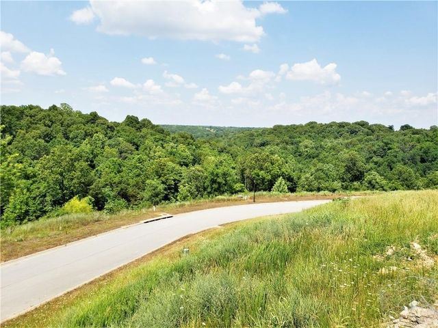 2301 Steinbeck Drive, Bentonville, AR 72712