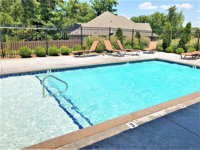 2301 Steinbeck Drive, Bentonville, AR 72712