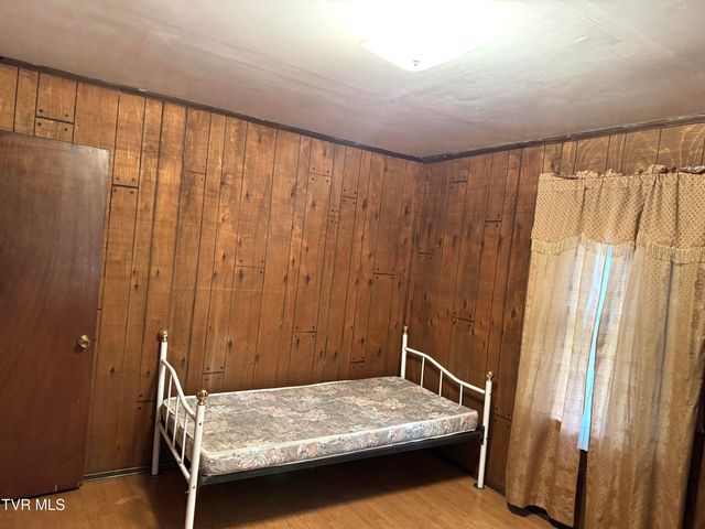 30 East Albemarle Street, Big Stone Gap, VA 24219