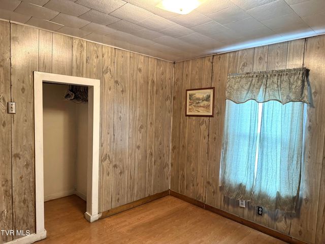 30 East Albemarle Street, Big Stone Gap, VA 24219