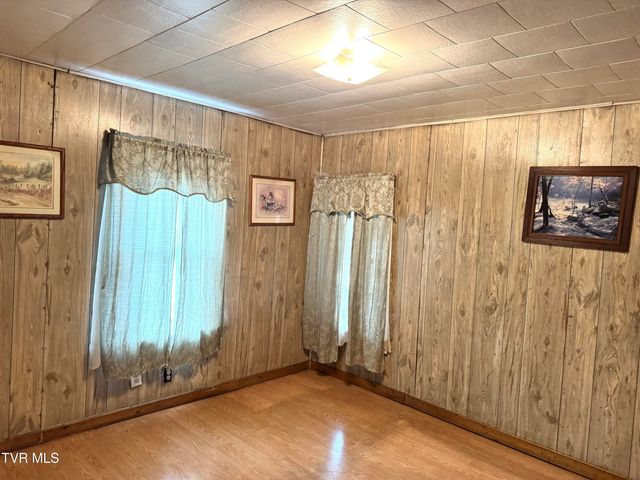 30 East Albemarle Street, Big Stone Gap, VA 24219