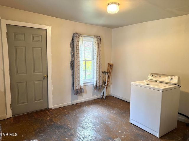 30 East Albemarle Street, Big Stone Gap, VA 24219