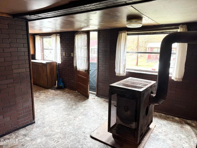 30 East Albemarle Street, Big Stone Gap, VA 24219