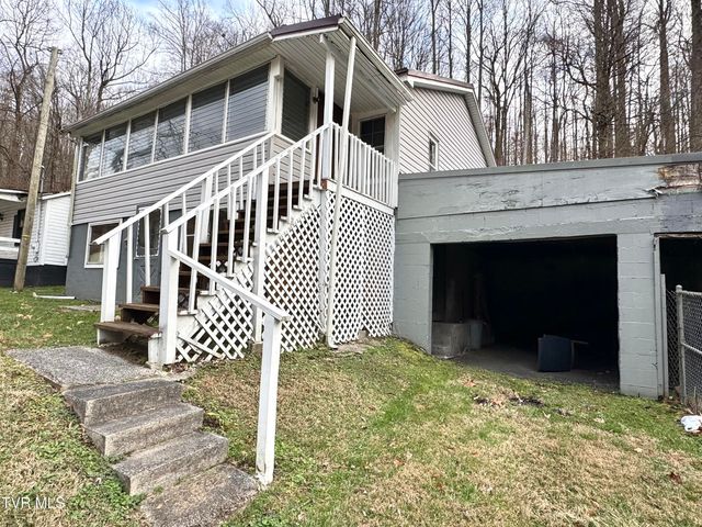 30 East Albemarle Street, Big Stone Gap, VA 24219