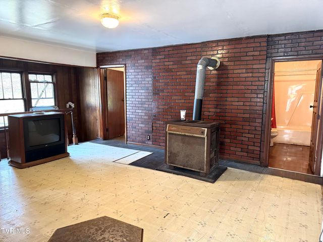 30 East Albemarle Street, Big Stone Gap, VA 24219