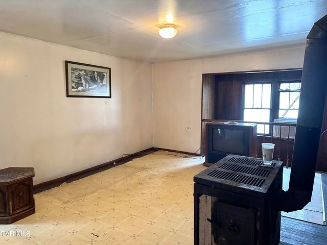 30 East Albemarle Street, Big Stone Gap, VA 24219