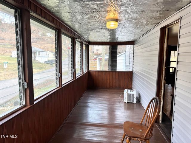 30 East Albemarle Street, Big Stone Gap, VA 24219