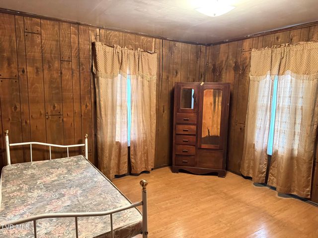 30 East Albemarle Street, Big Stone Gap, VA 24219