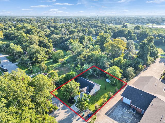 326 S Bell Drive, Texas City, TX 77591