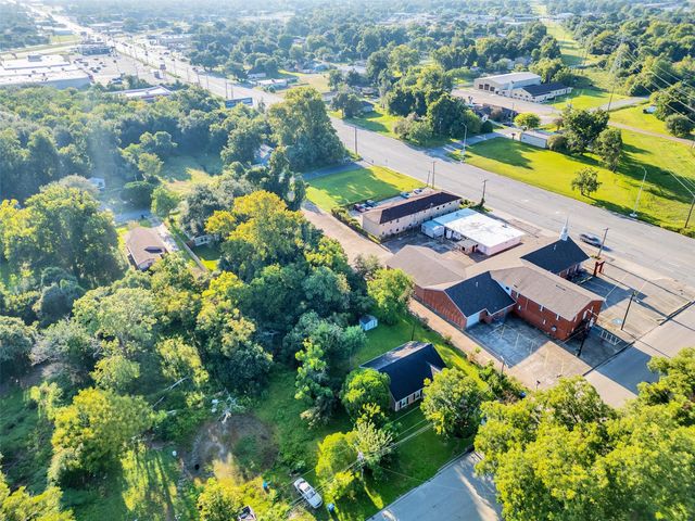 326 S Bell Drive, Texas City, TX 77591