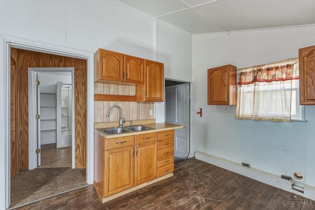 136 N Main St, Peebles, OH 45660