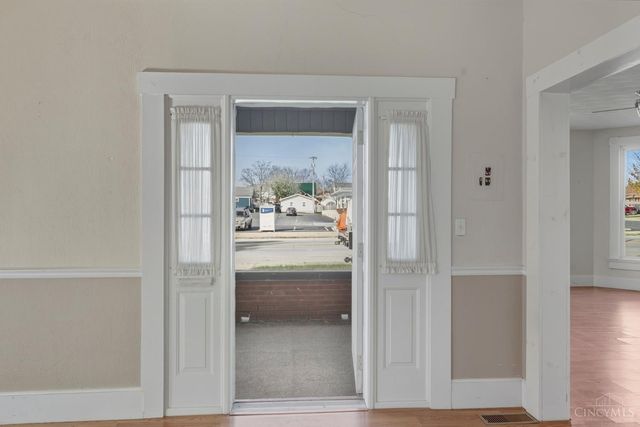 136 N Main St, Peebles, OH 45660