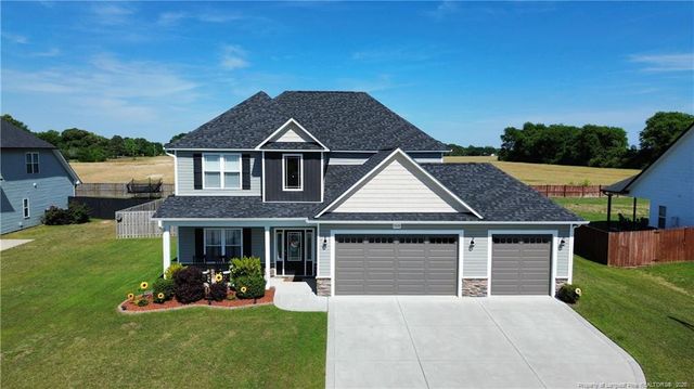 5528 Mountain Run Drive, Hope Mills, NC 28348