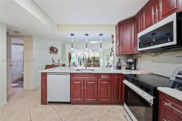 2768 S Carambola Circle S 403, Coconut Creek, FL 33066