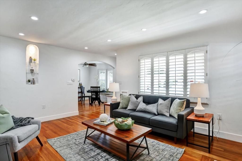 Image 10 of property listing at 558 Irving Avenue, San Jose, CA 95128