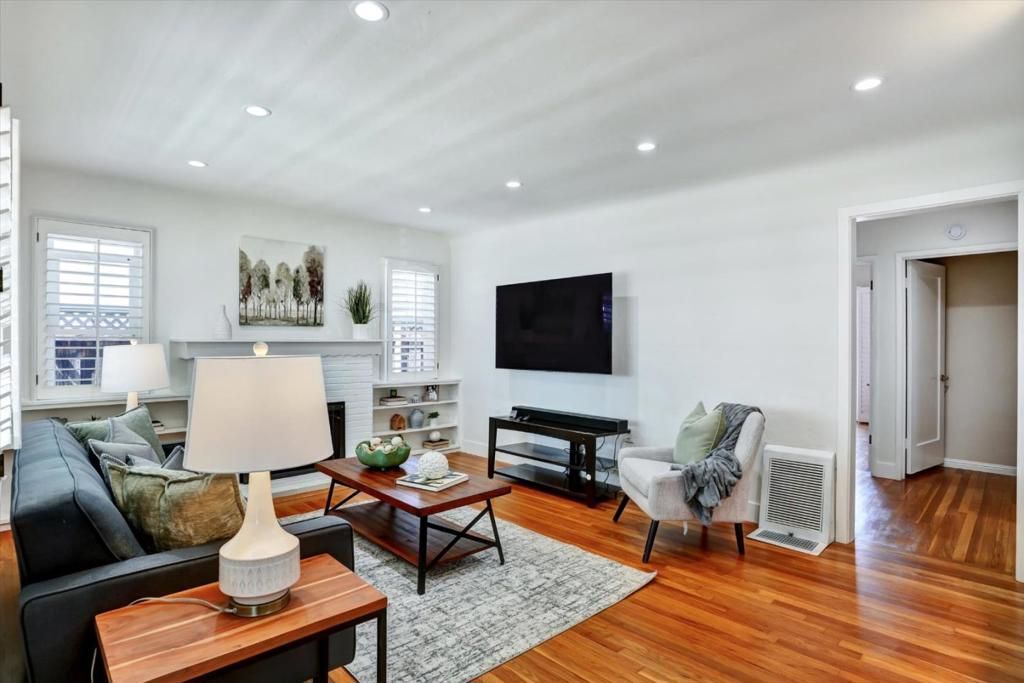 Image 11 of property listing at 558 Irving Avenue, San Jose, CA 95128