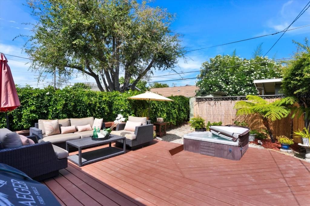 Image 18 of property listing at 558 Irving Avenue, San Jose, CA 95128