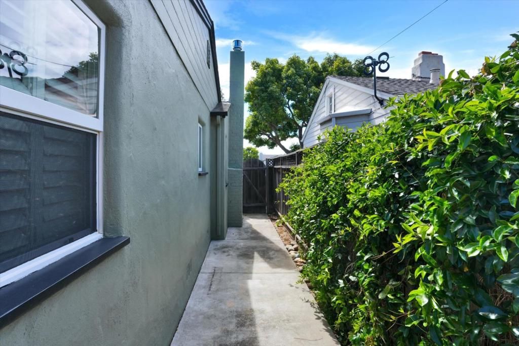 Image 20 of property listing at 558 Irving Avenue, San Jose, CA 95128