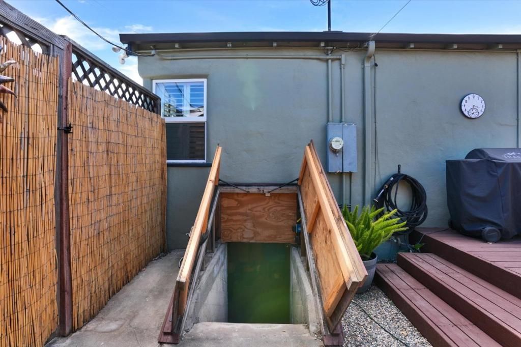 Image 21 of property listing at 558 Irving Avenue, San Jose, CA 95128