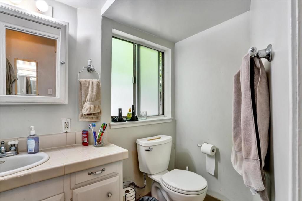 Image 25 of property listing at 558 Irving Avenue, San Jose, CA 95128