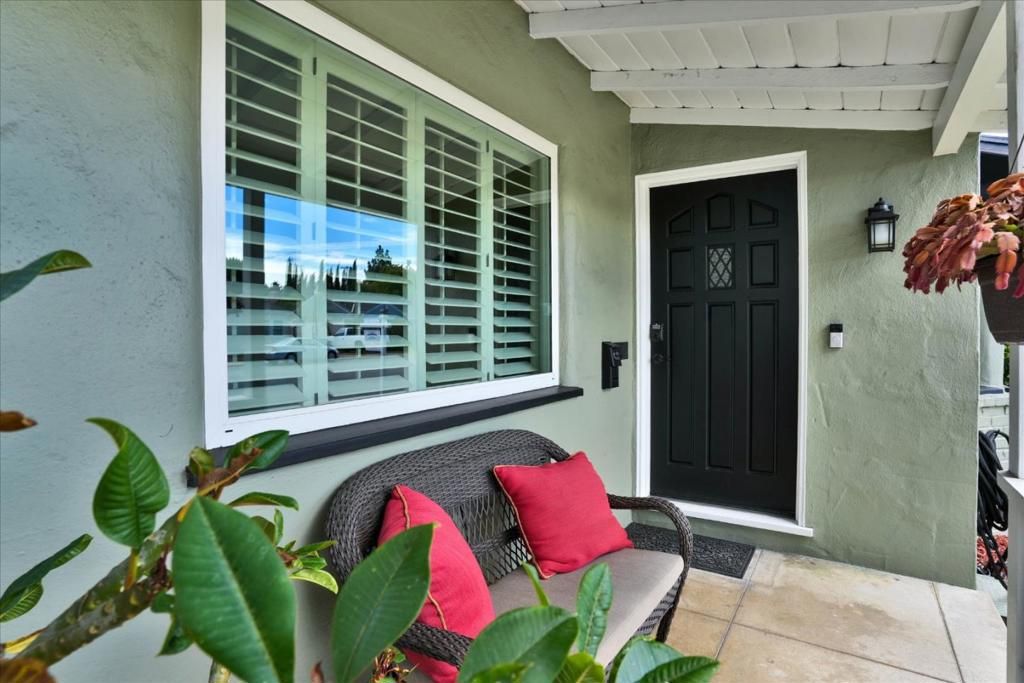 Image 3 of property listing at 558 Irving Avenue, San Jose, CA 95128