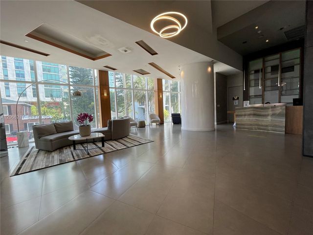 600 NE 27th Street 1205, Miami, FL 33137