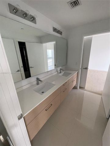 600 NE 27th Street 1205, Miami, FL 33137