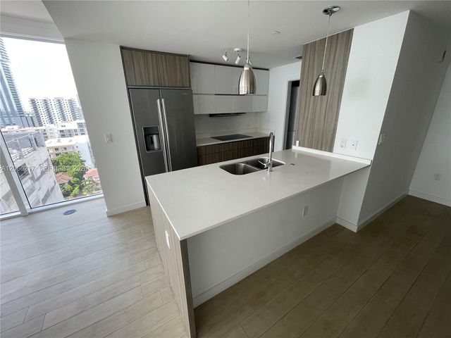 600 NE 27th Street 1205, Miami, FL 33137