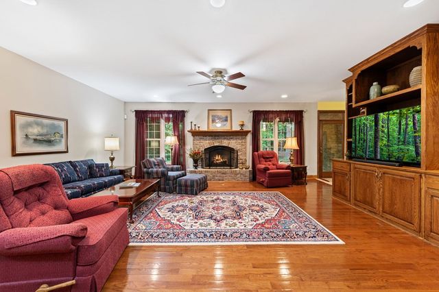 541 Davis Road, Blue Ridge, GA 30513