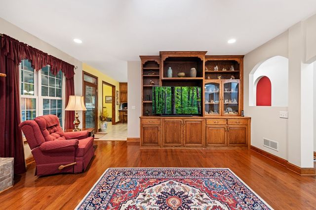 541 Davis Road, Blue Ridge, GA 30513