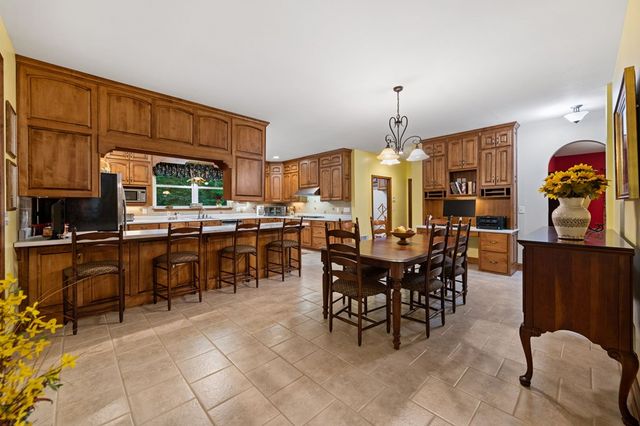 541 Davis Road, Blue Ridge, GA 30513