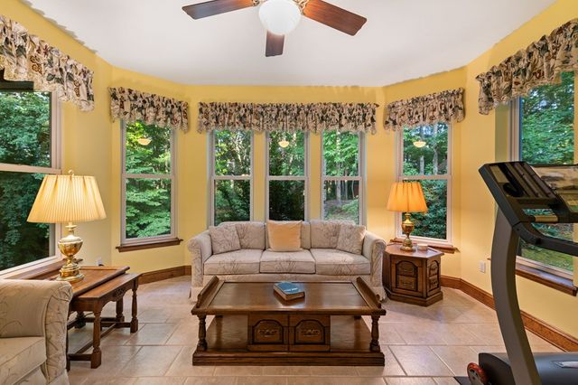 541 Davis Road, Blue Ridge, GA 30513