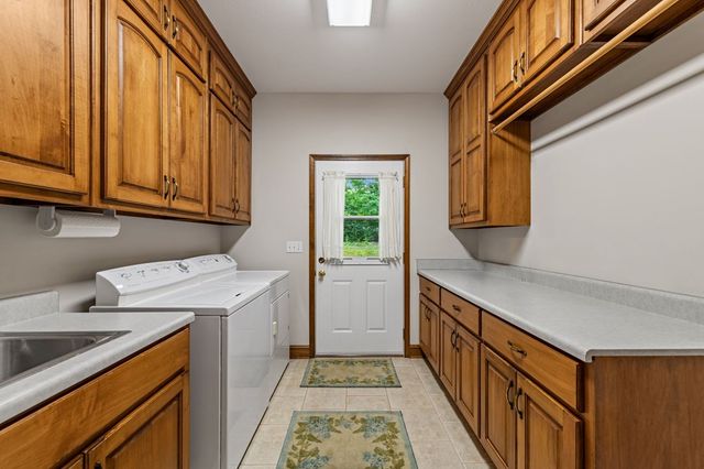 541 Davis Road, Blue Ridge, GA 30513