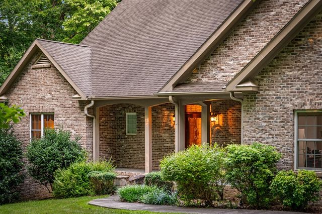 541 Davis Road, Blue Ridge, GA 30513