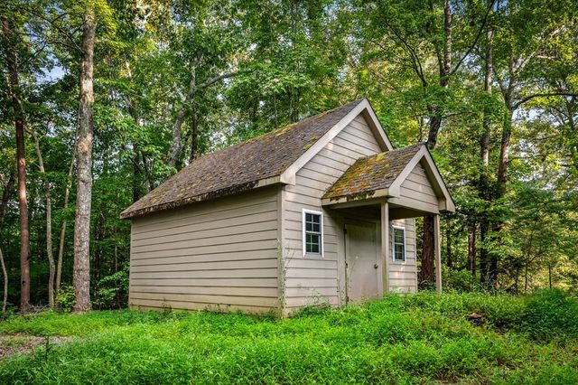 541 Davis Road, Blue Ridge, GA 30513