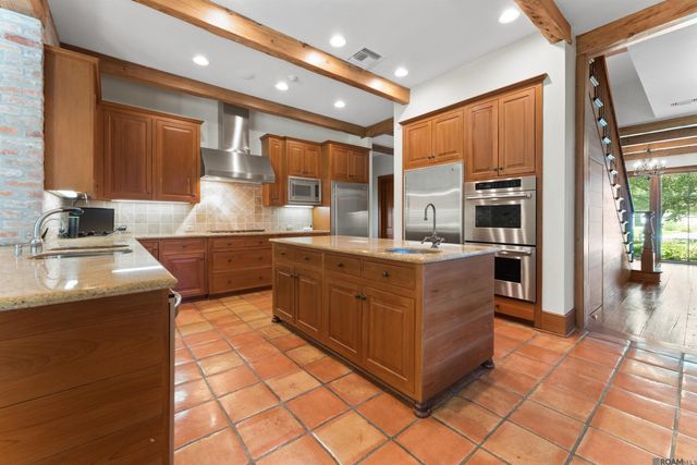 16026 Highland Bluff Ct, Baton Rouge, LA 70810