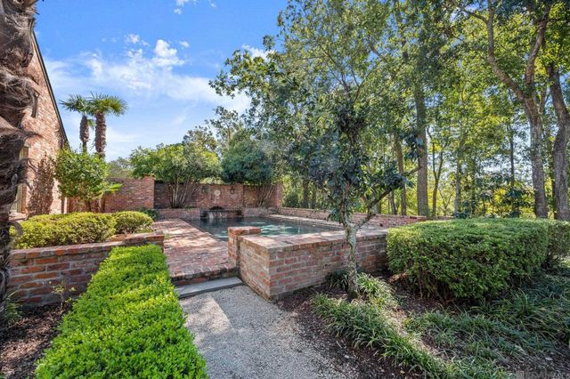 16026 Highland Bluff Ct, Baton Rouge, LA 70810